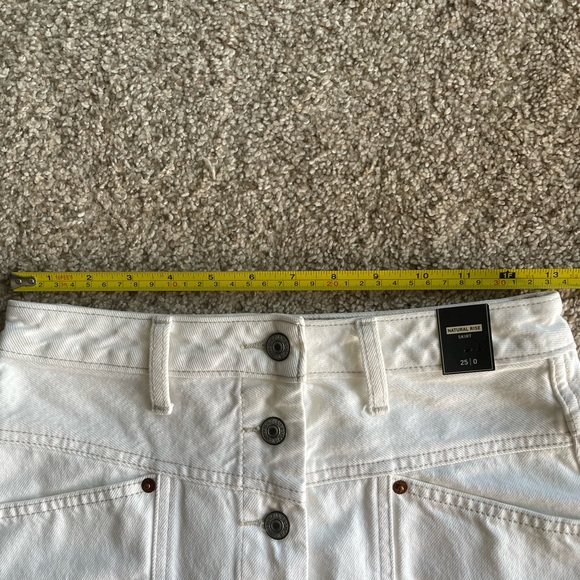 Abercrombie & Fitch White Denim Skirt Button Closure Natural/Hi Waist Sz 25 / 0 - Picture 8 of 11